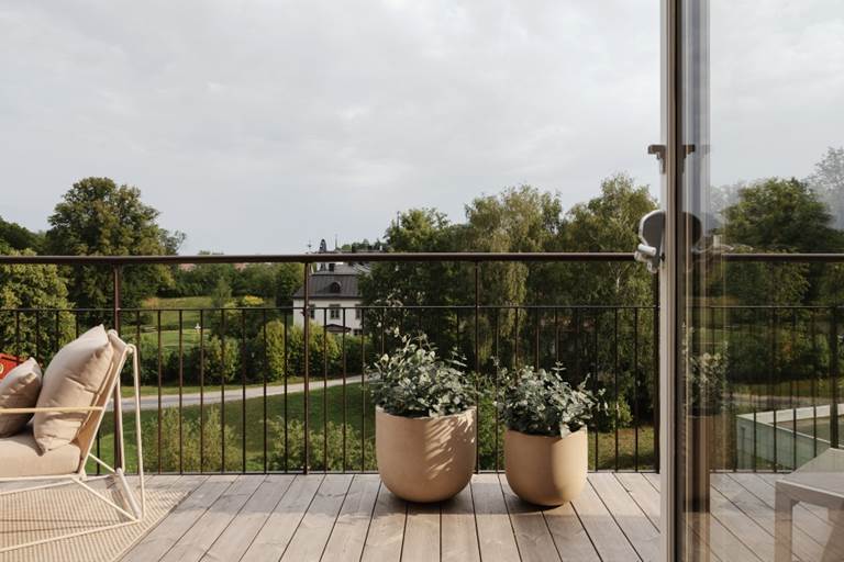 Birger Bostad, Brf Ingetora, balkong